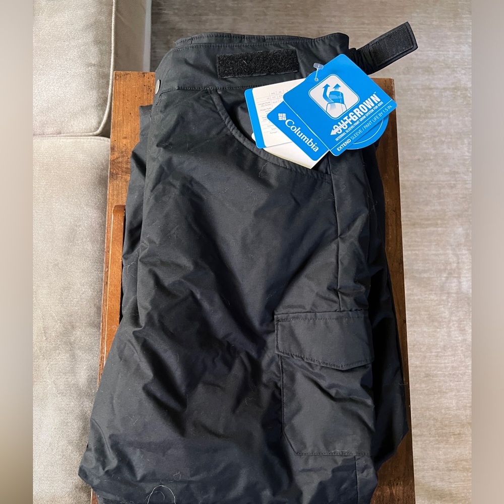 NWT Columbia | Girls L | Black Starchaser Peak II